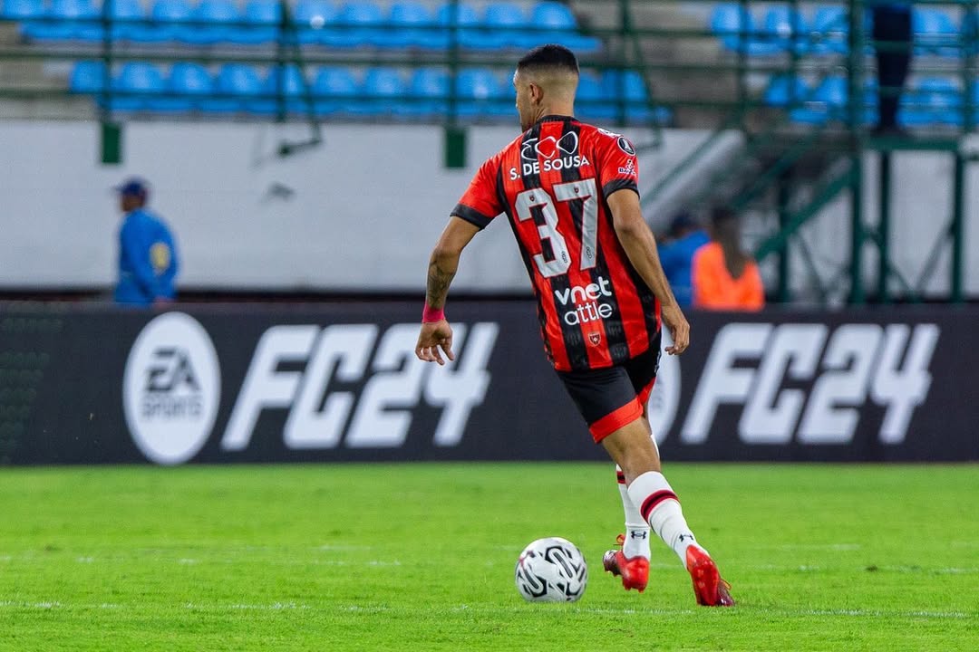Santiago De Sousa action shot